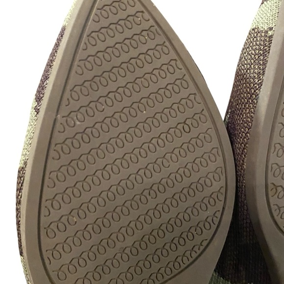 Rothys Shoes Womens Green Slip On Olive Camo Pointed Toe Flat Shoes - Picture 7 of 8